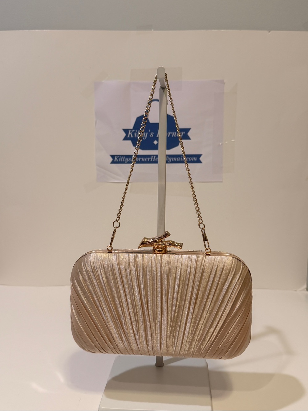 NWOT Nexellent Elegant Evening Clutch Purse -Champagne color